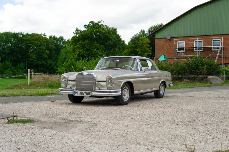 Mercedes Benz 250 SE W111 Coupé (1968)
