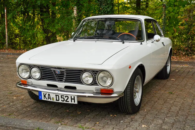 Alfa Romeo Giulia GT 1600 Bertone (1976)