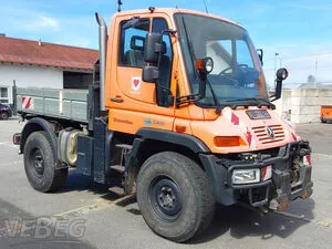 Traktor Unimog 405/10 U 300