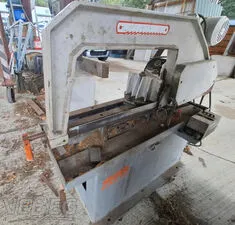 Kovová pásová pila Kasto HBS 250/280
