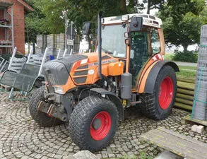 Ackerschlepper Fendt 211 P Vario