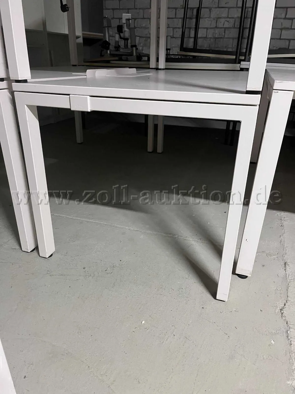 7 kancelářských stolů Vitra Design