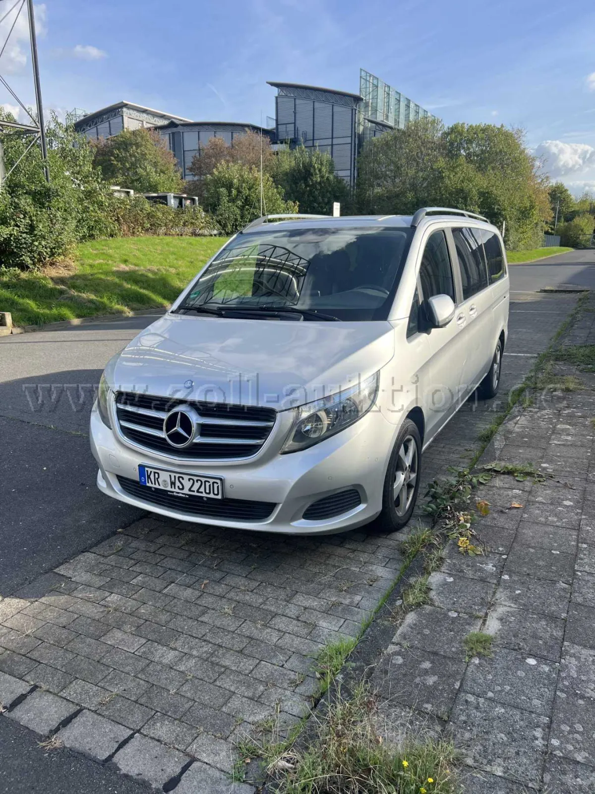 1 Mercedes-Benz V 250 d extralang 4MATIC Edition – 8-Sitzer