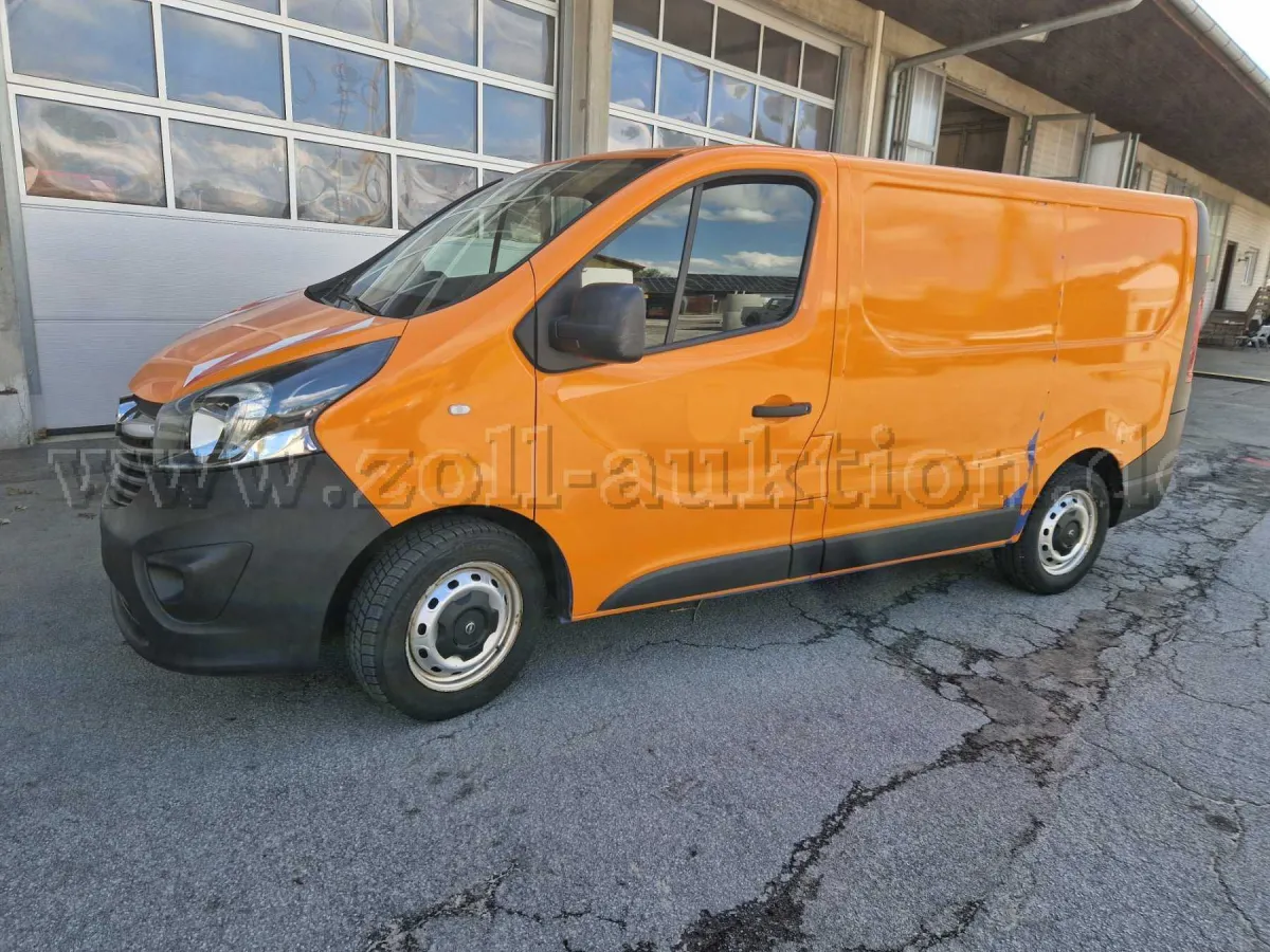 1 Opel Vivaro-B panel van