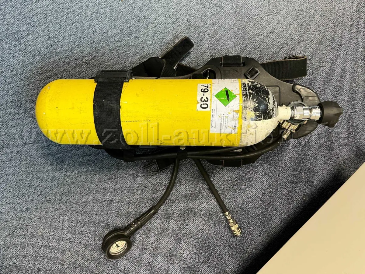 10 breathing apparatus with 6-liter cylinders from Dräger (without lung demand valve)