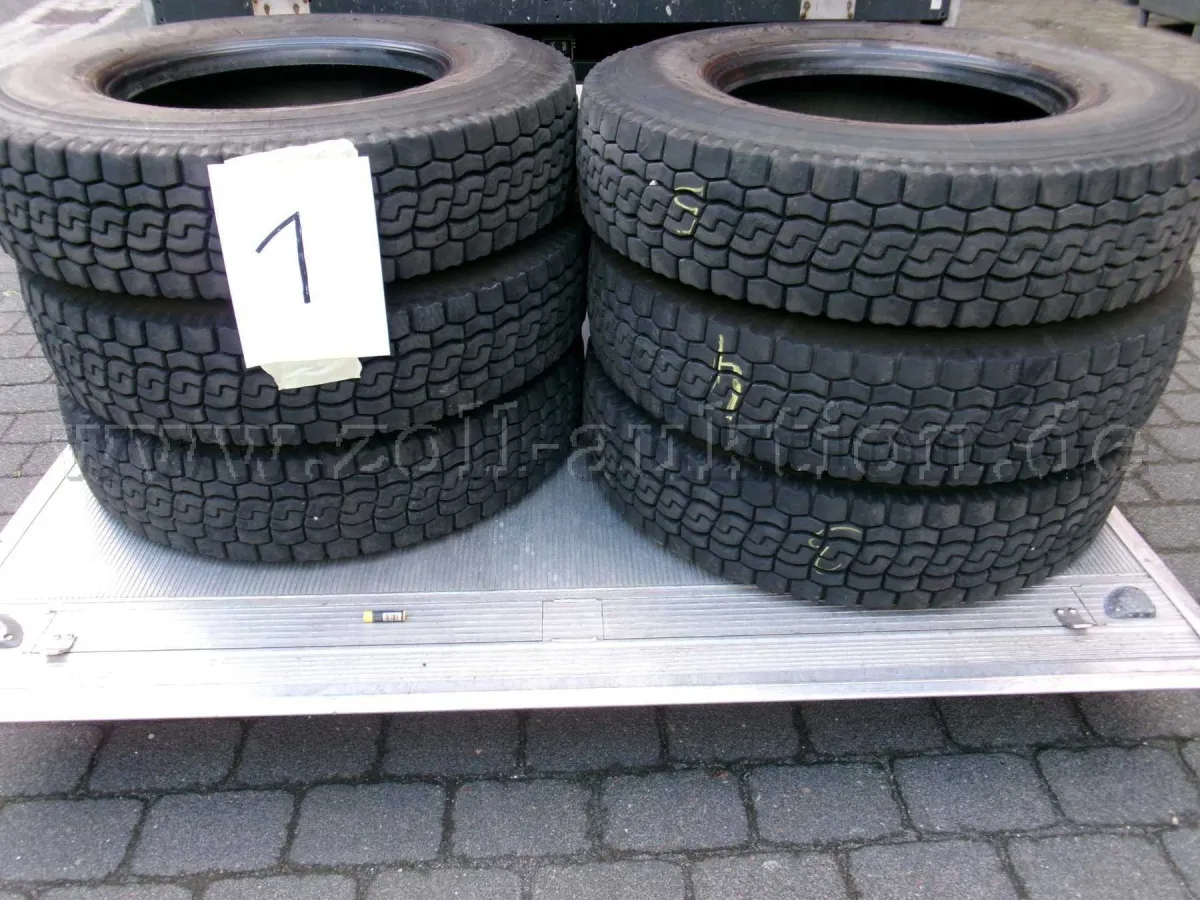1 jeu de pneus 6 pièces Bridgestone en 11R 22.5 - type MLX 716