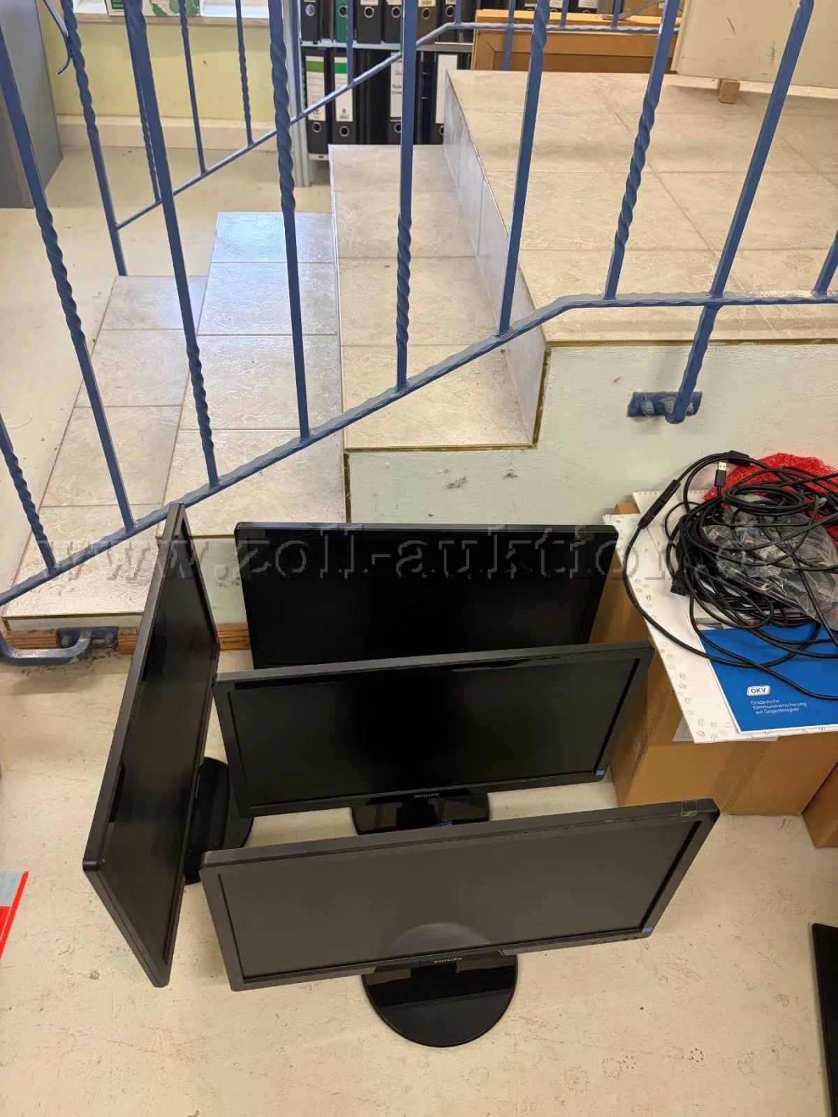 4 monitory LCD Philips 240B4QPYNB, 24 cale