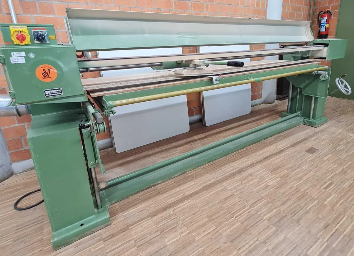 1 Johannsen langbandschuurmachine T83