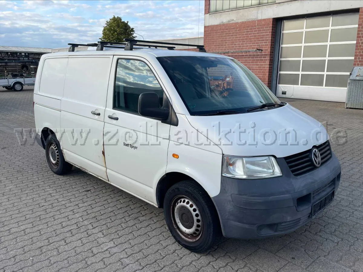 1 Volkswagen Transporter T5 panel van 1.9 diesel