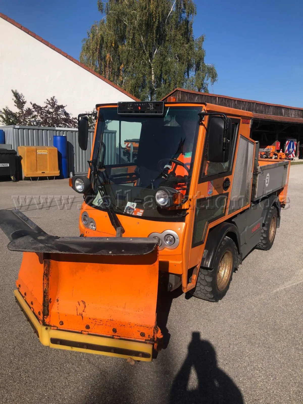 1 HANSA APZ1003 s rozsáhlým příslušenstvím