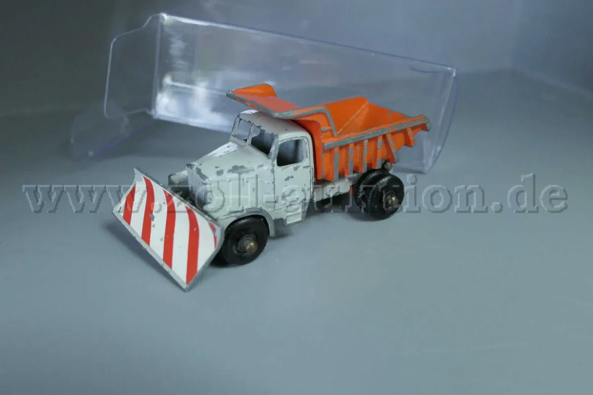 1 model Matchbox by Lesney Scammel Snow Plough nr 16, 1:64