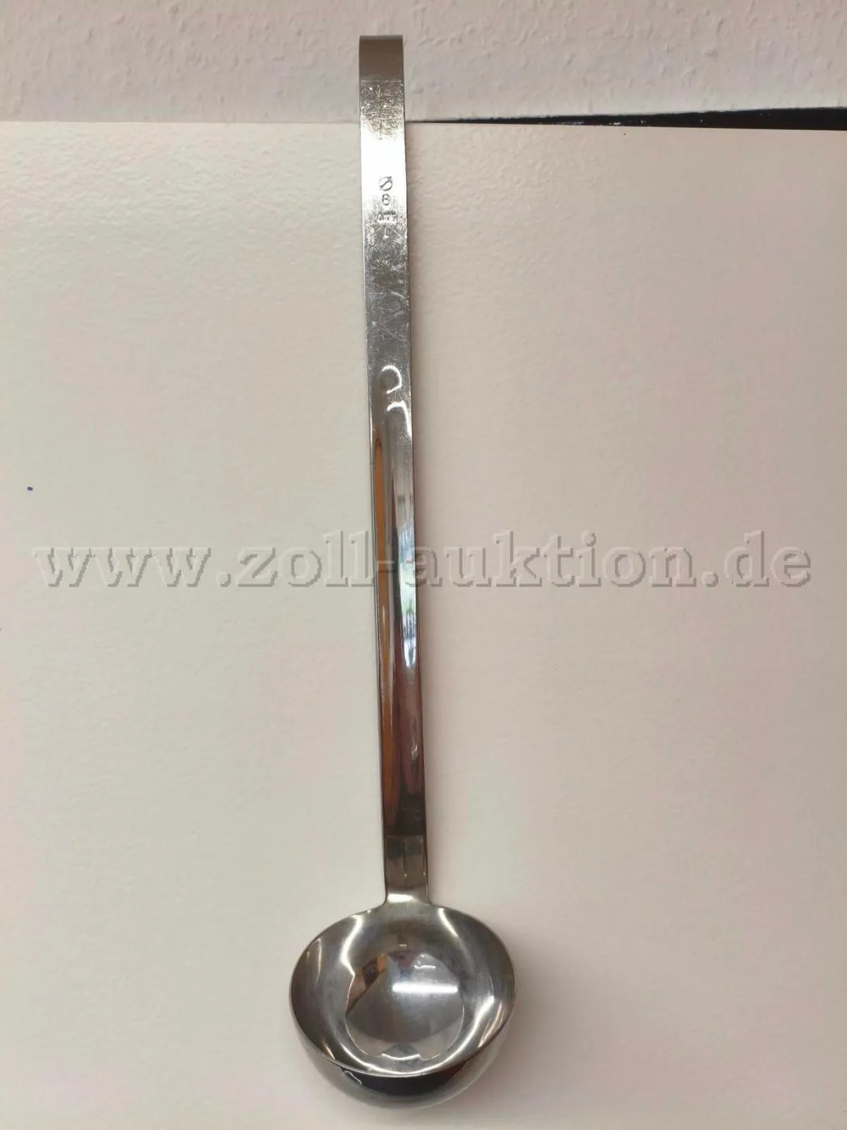 1 louche neuve, non utilisée, adaptée à la restauration