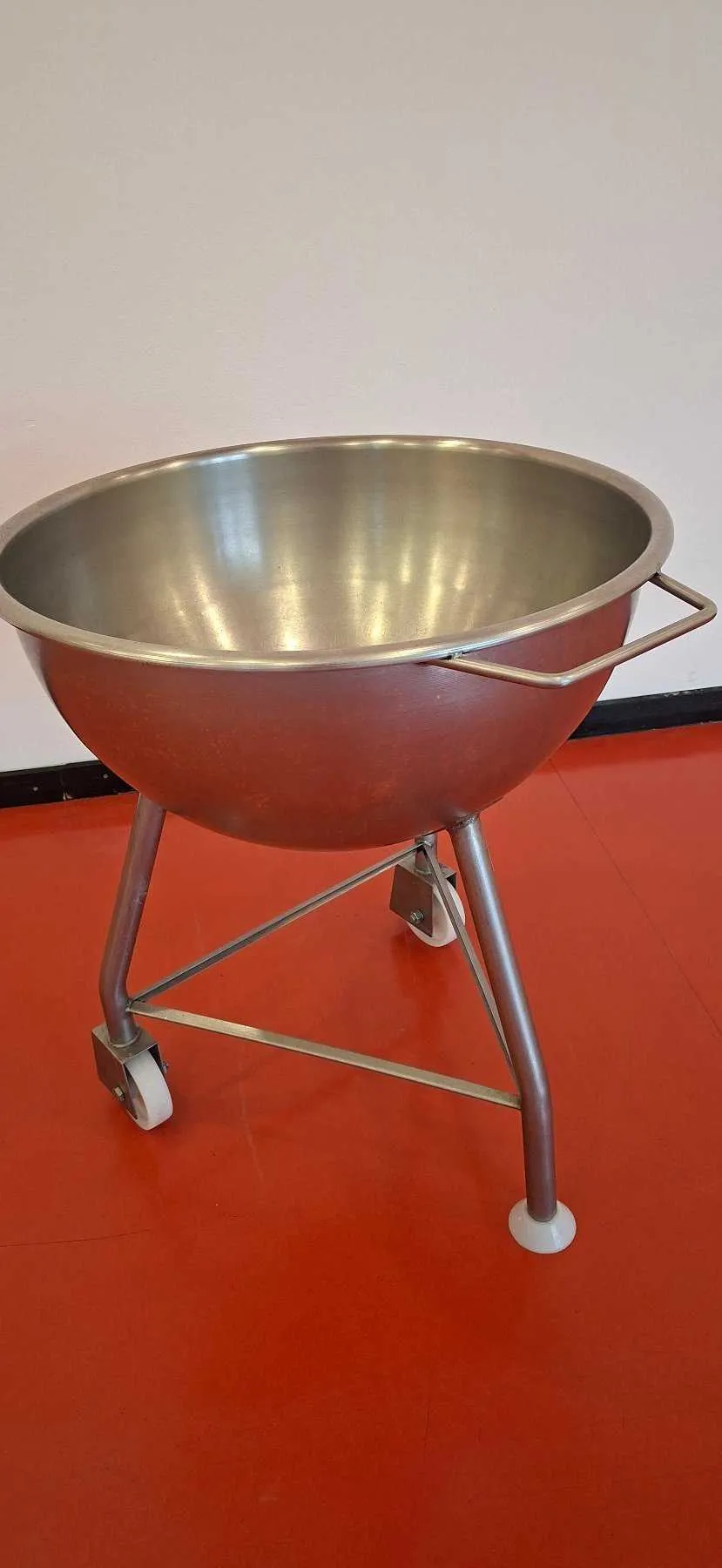 1 mobile spherical tub 70 L CNS