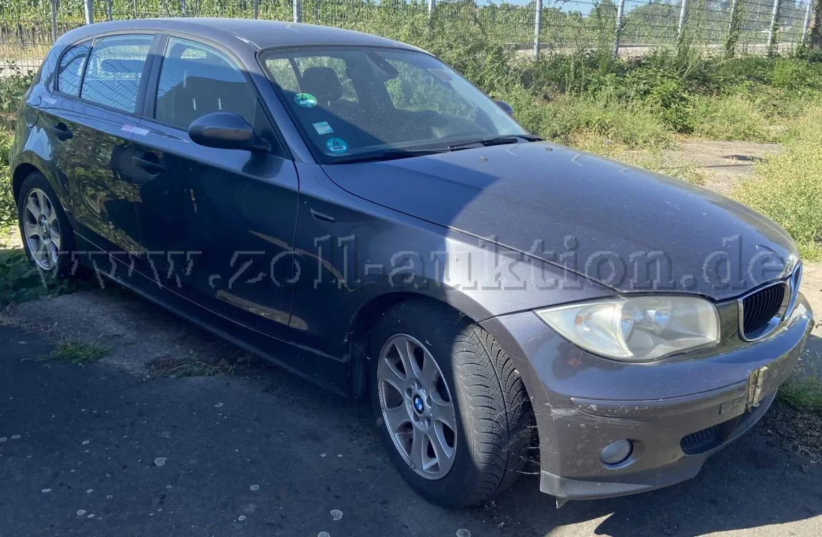 1 BMW Seria 1 (BMW 118 I)