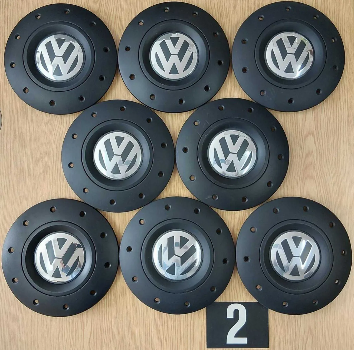 8 enjoliveurs Volkswagen (réf. 7H0601151B RVB)