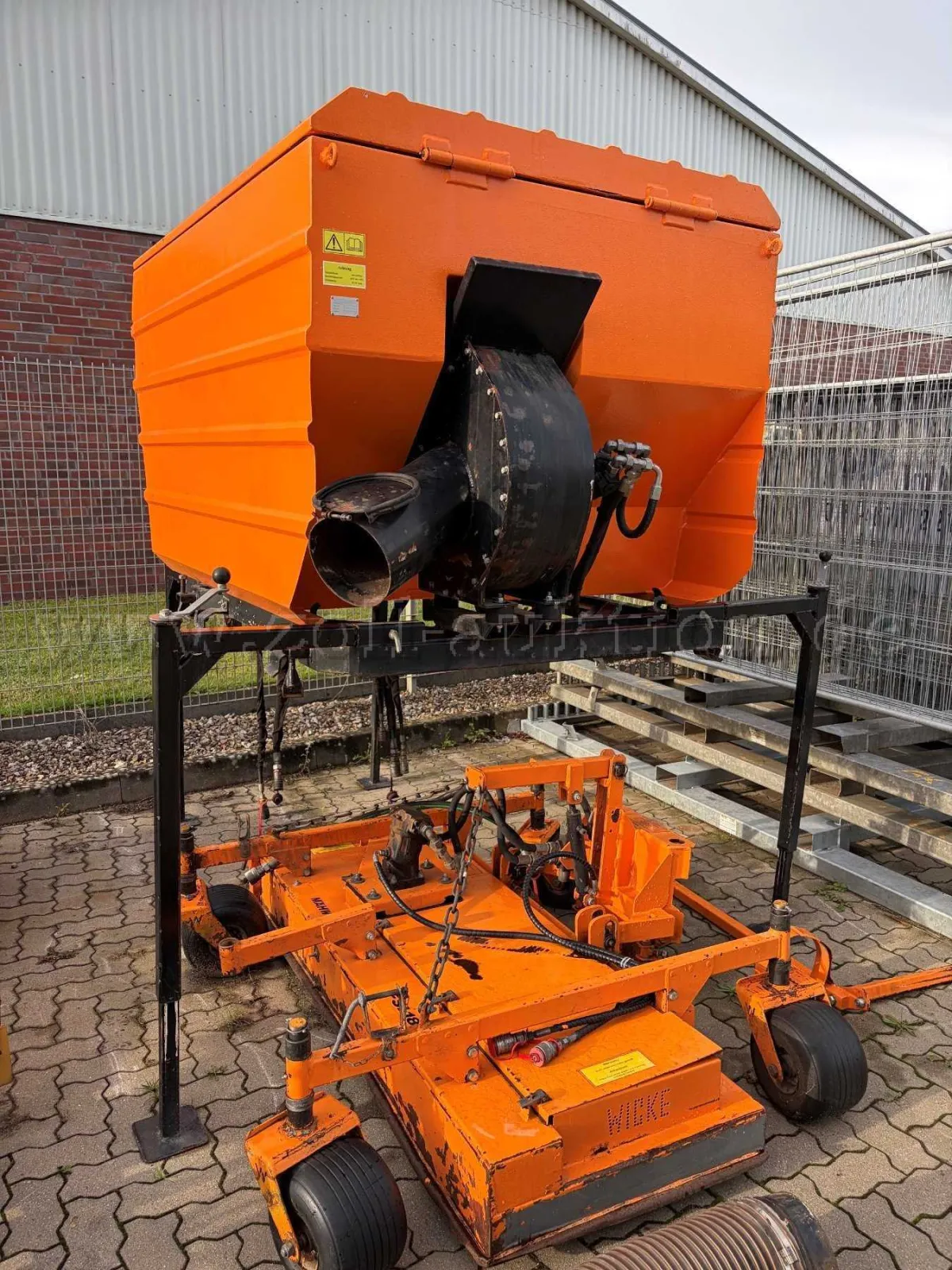 1 Wicke mower-vacuum combination, year 2018
