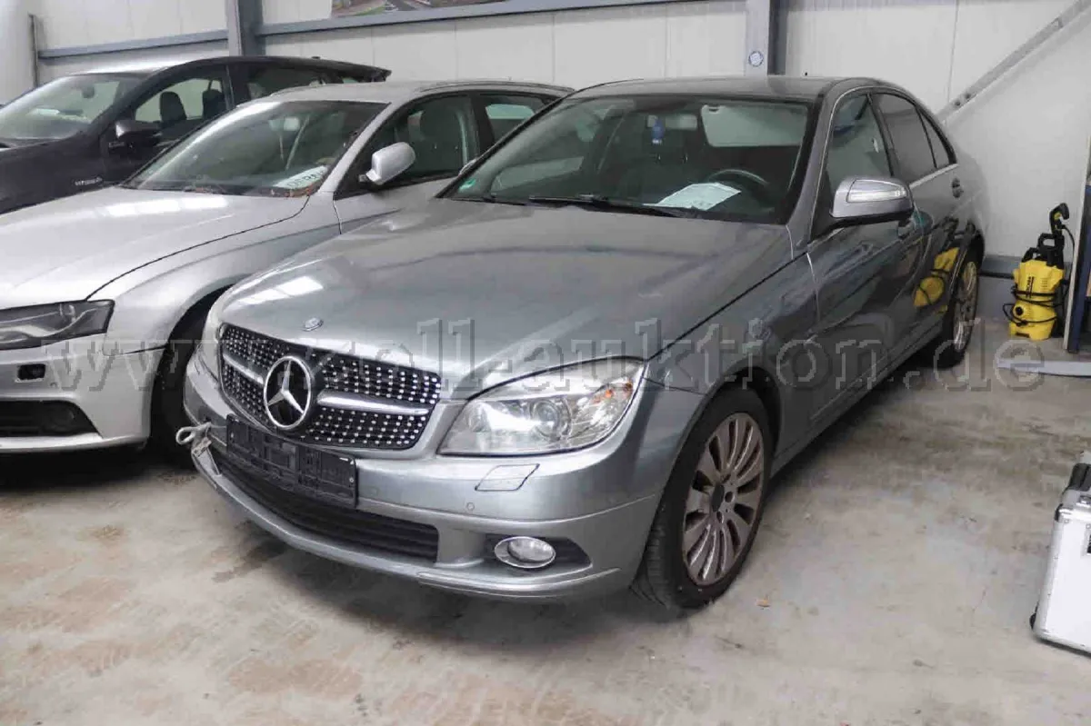 1 Mercedes C 320 CDI DPF 7G-TRONIC ELEGANCE