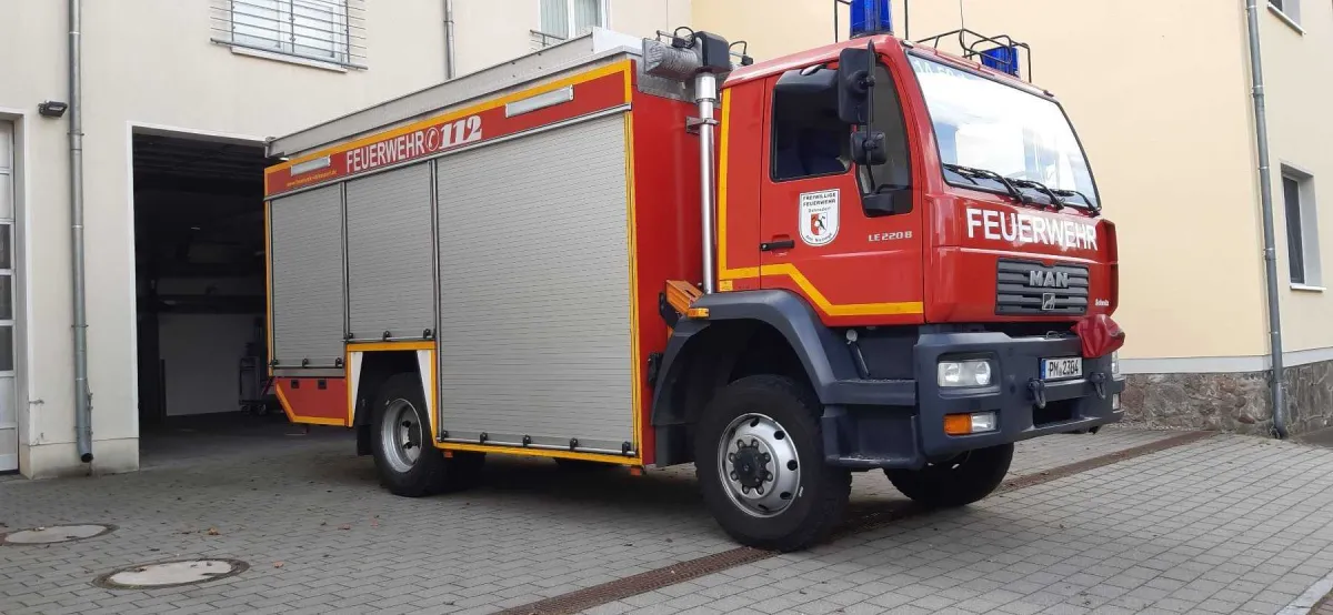 1 hasičské záchranné vozidlo RW 2, MAN L80, nástavba Schmitz