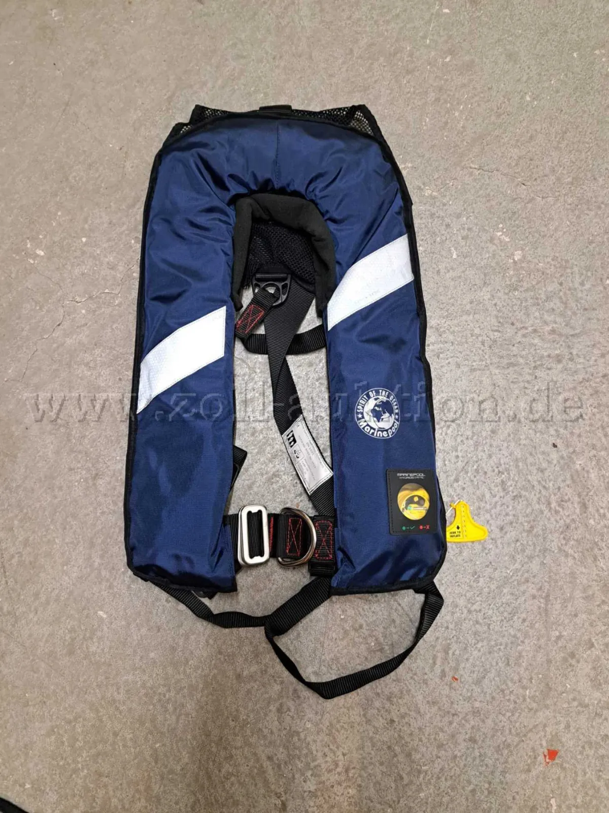 21 fire brigade life jackets Marinepool (expired)