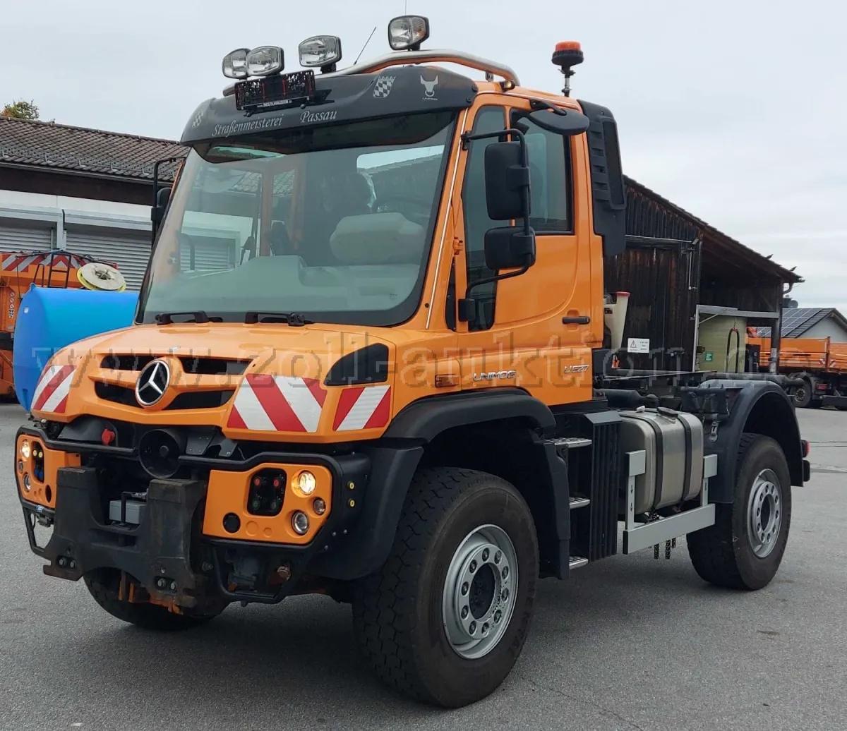 1 Daimler Unimog U 527
