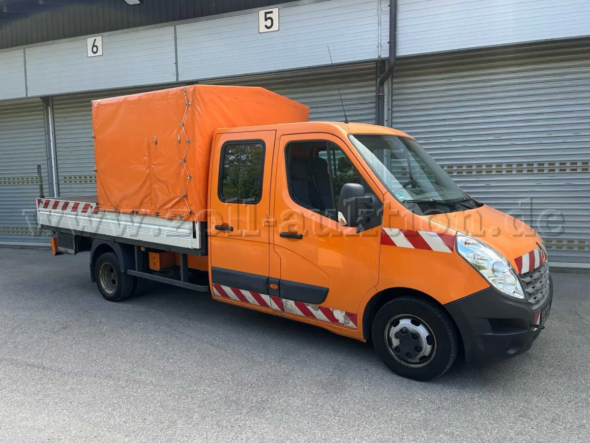 Renault Master with engine damage - project vehicle