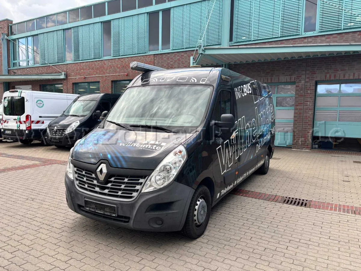 1 Renault Master véhicule d'exposition défectueux (noir)
