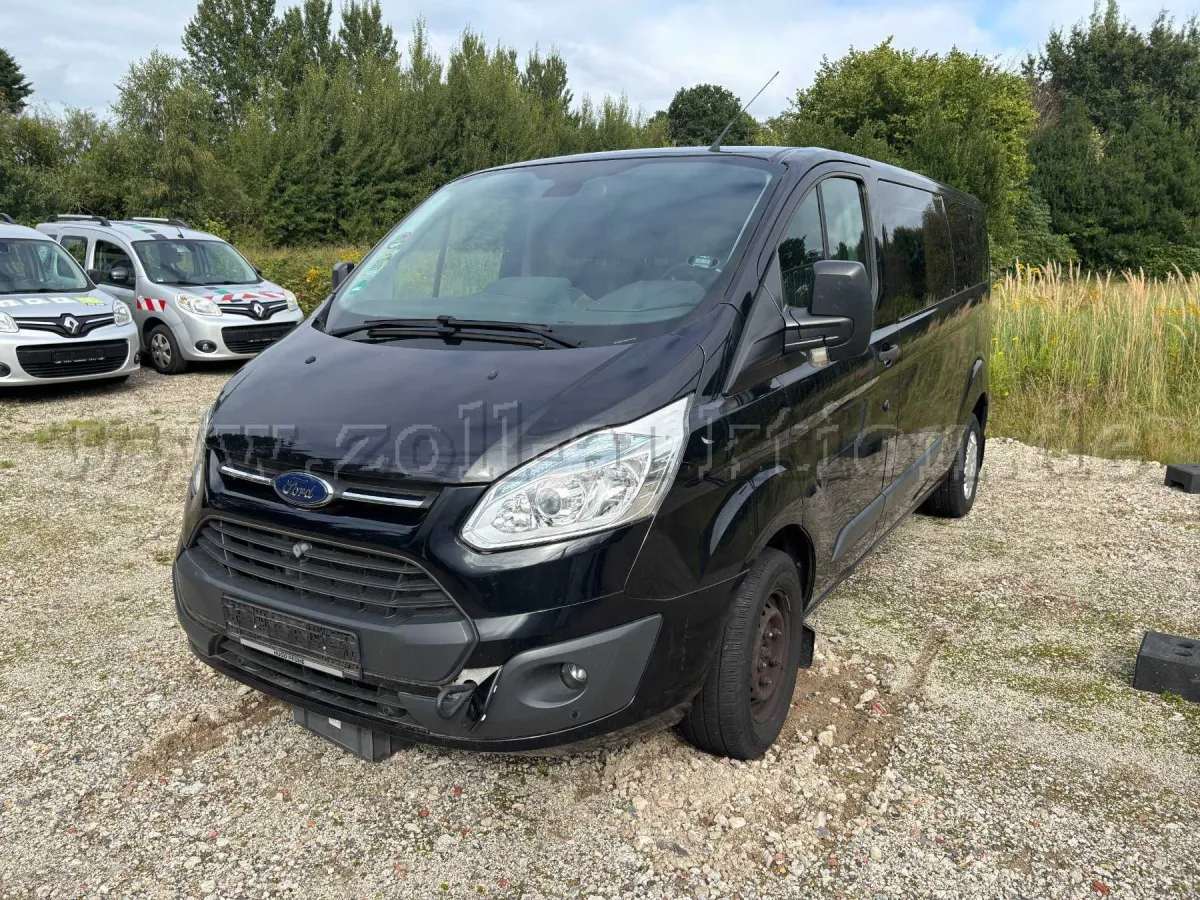 1 Ford Transit Custom gearbox damage (black)