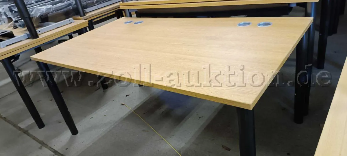 40 Schreibtische, 160x80 cm, Dekor Eiche hell, Assmann Büromöbel GmbH