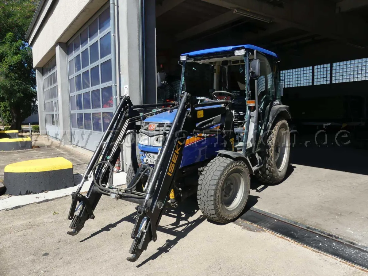 ISEKI (J) TG5470AHLK - *Accident damage/driver cab