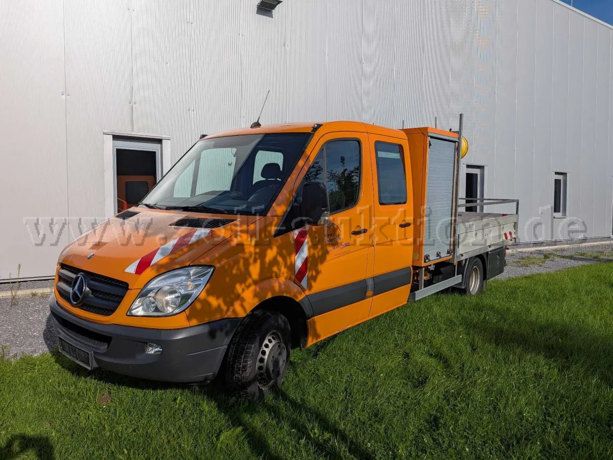 1 Mercedes Benz Sprinter