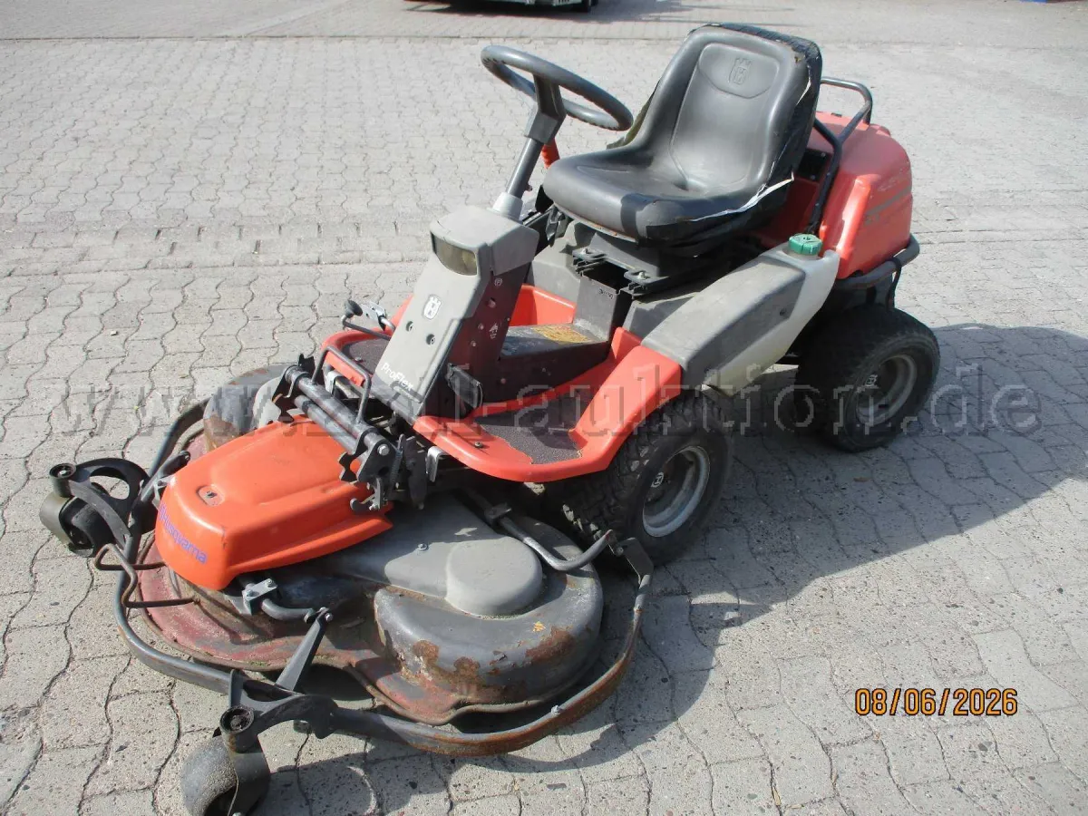 1 Ausitzrasenmäher Husqvarna PF 18 , Bastlerfahrzeug