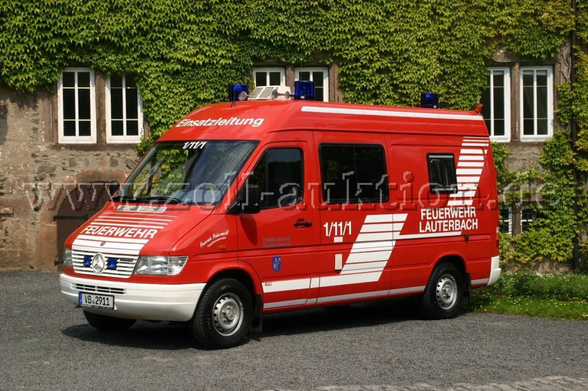 1 Command Vehicle - Mercedes-Benz Sprinter 310D