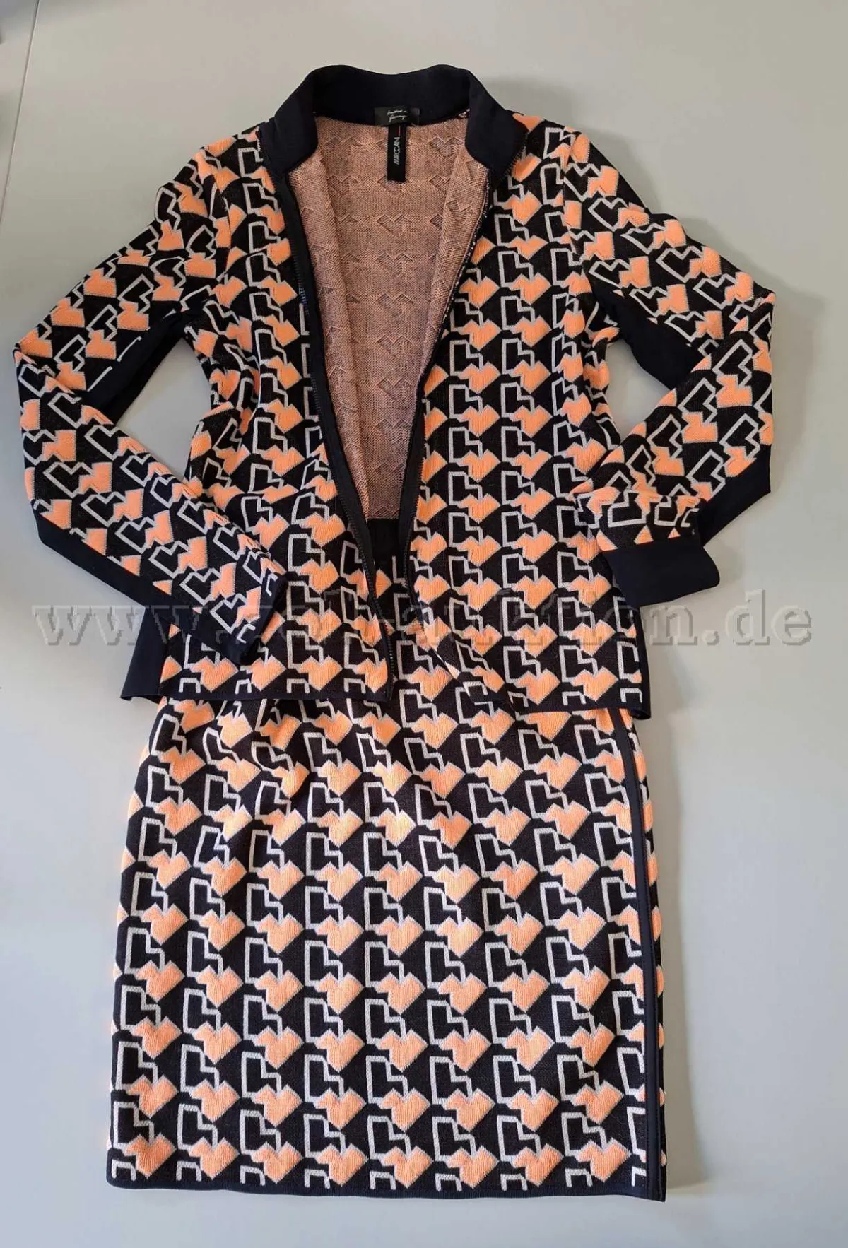1 Marc Cain combination set skirt and jacket size N3 (equivalent to size 38)