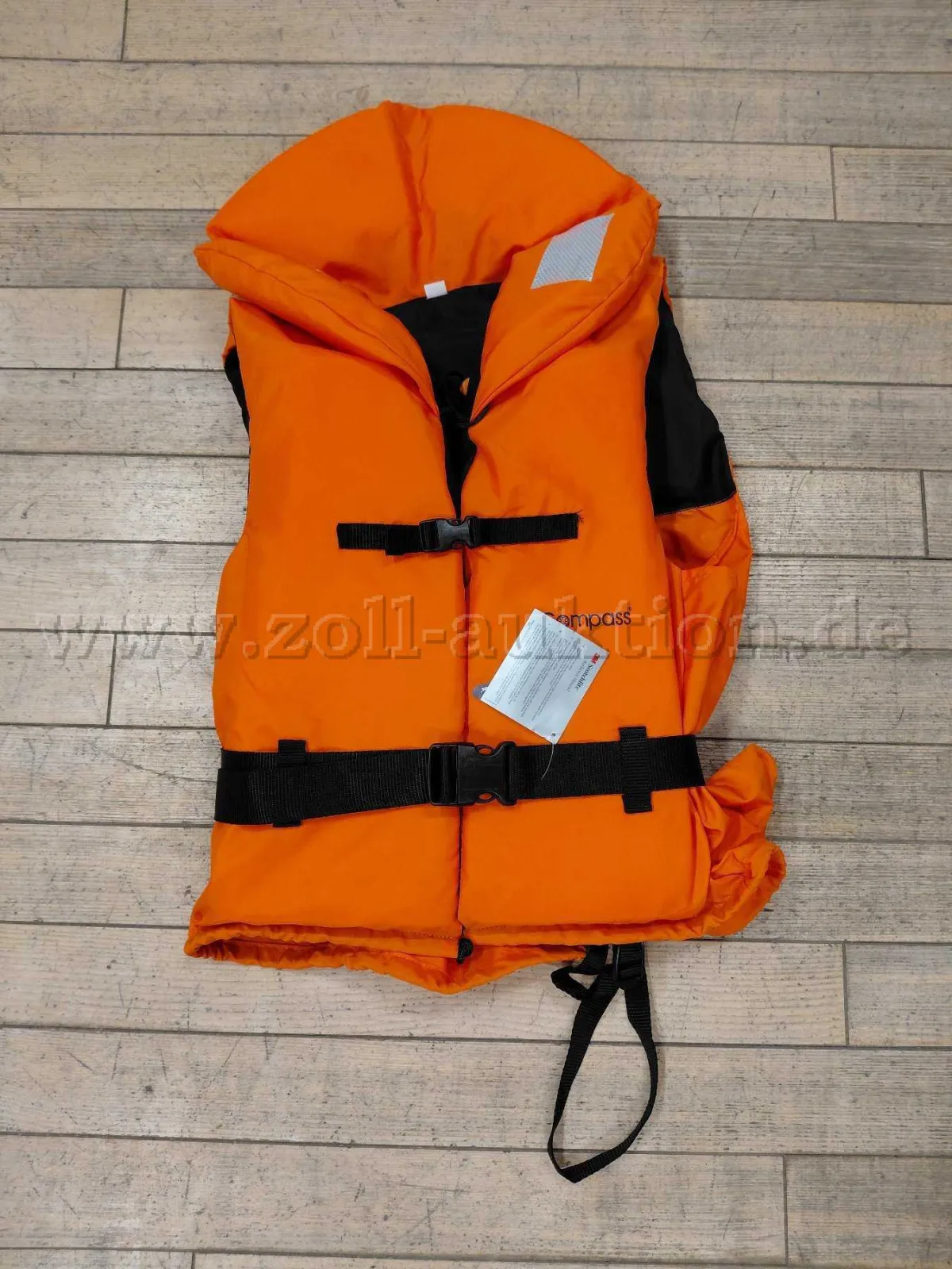 19 Schwimmwesten Orange Compass