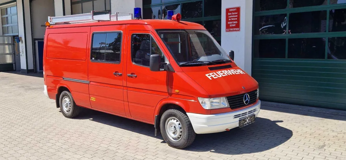 1 Mercedes Benz Sprinter