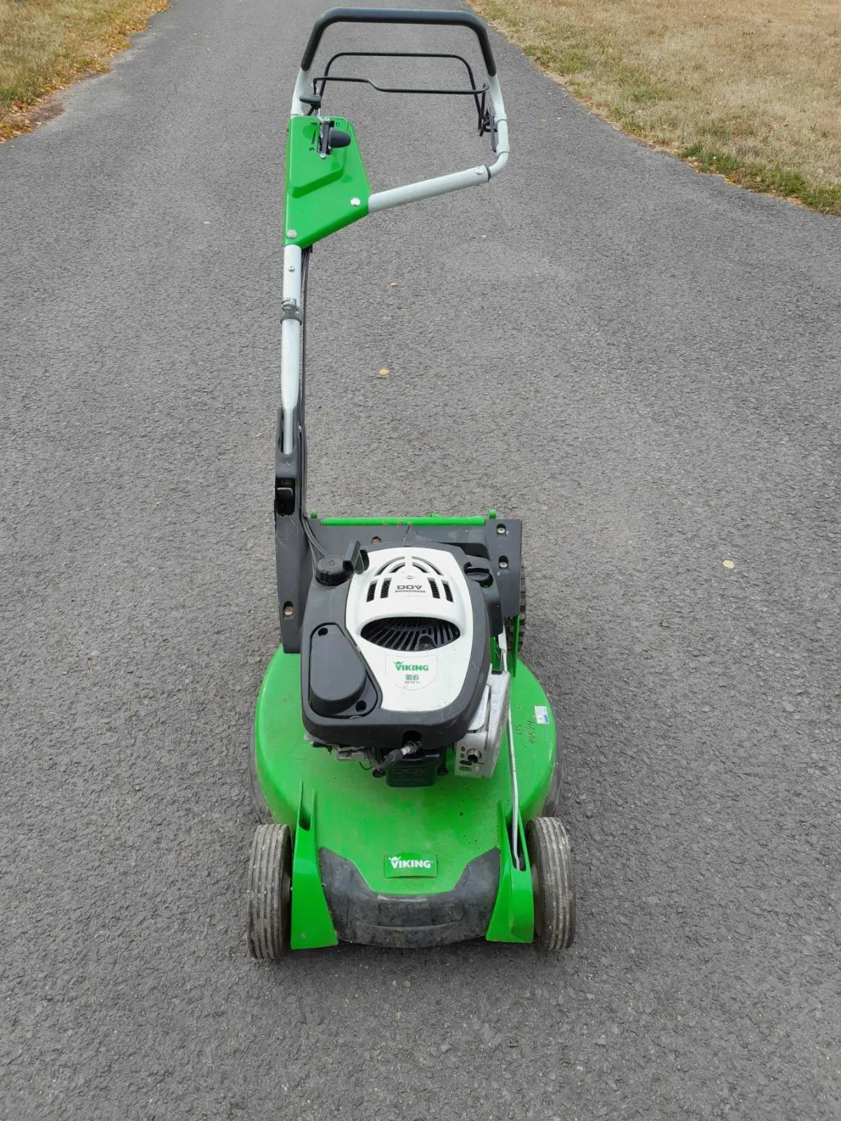 1 Viking MB 665.3VS lawn mower, engine damage, for parts