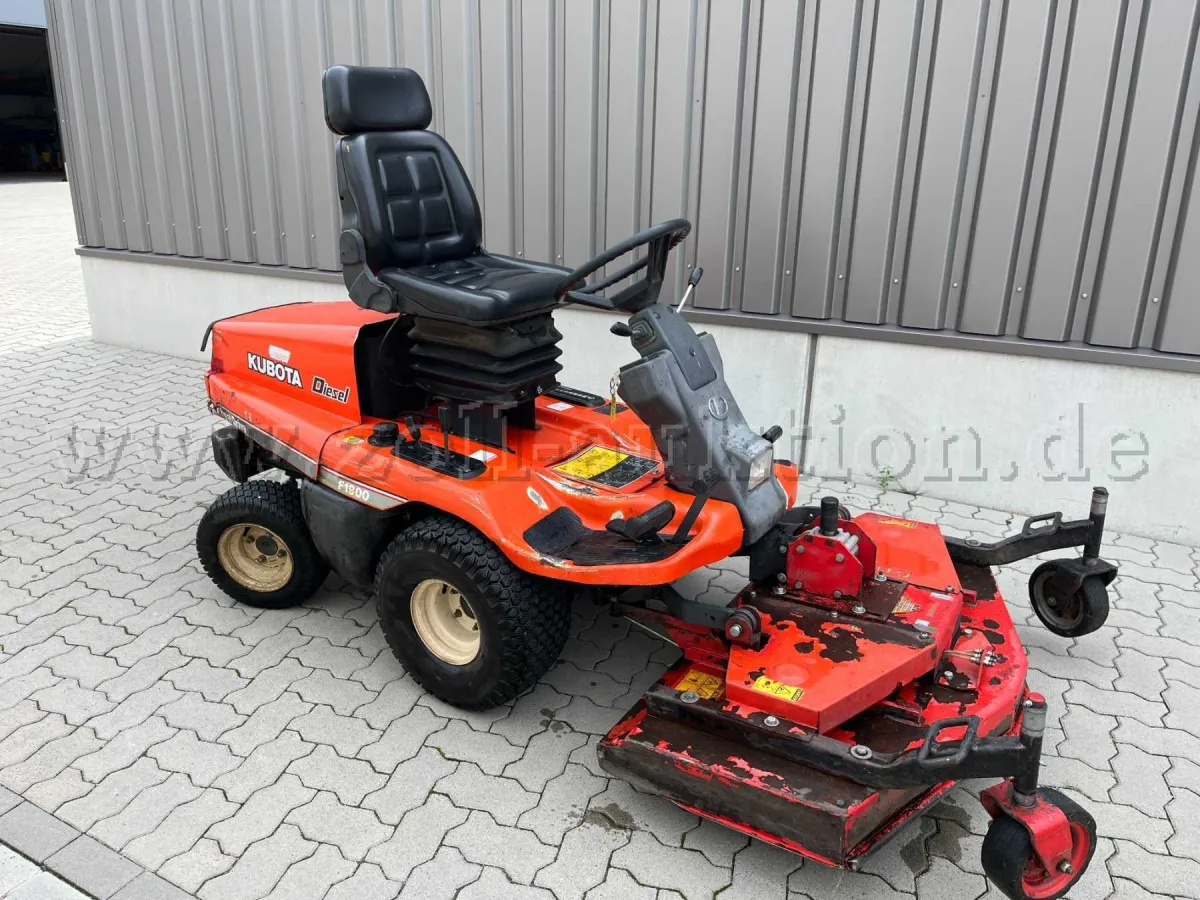 1 Aufsitzrasenmäher Kubota F1900