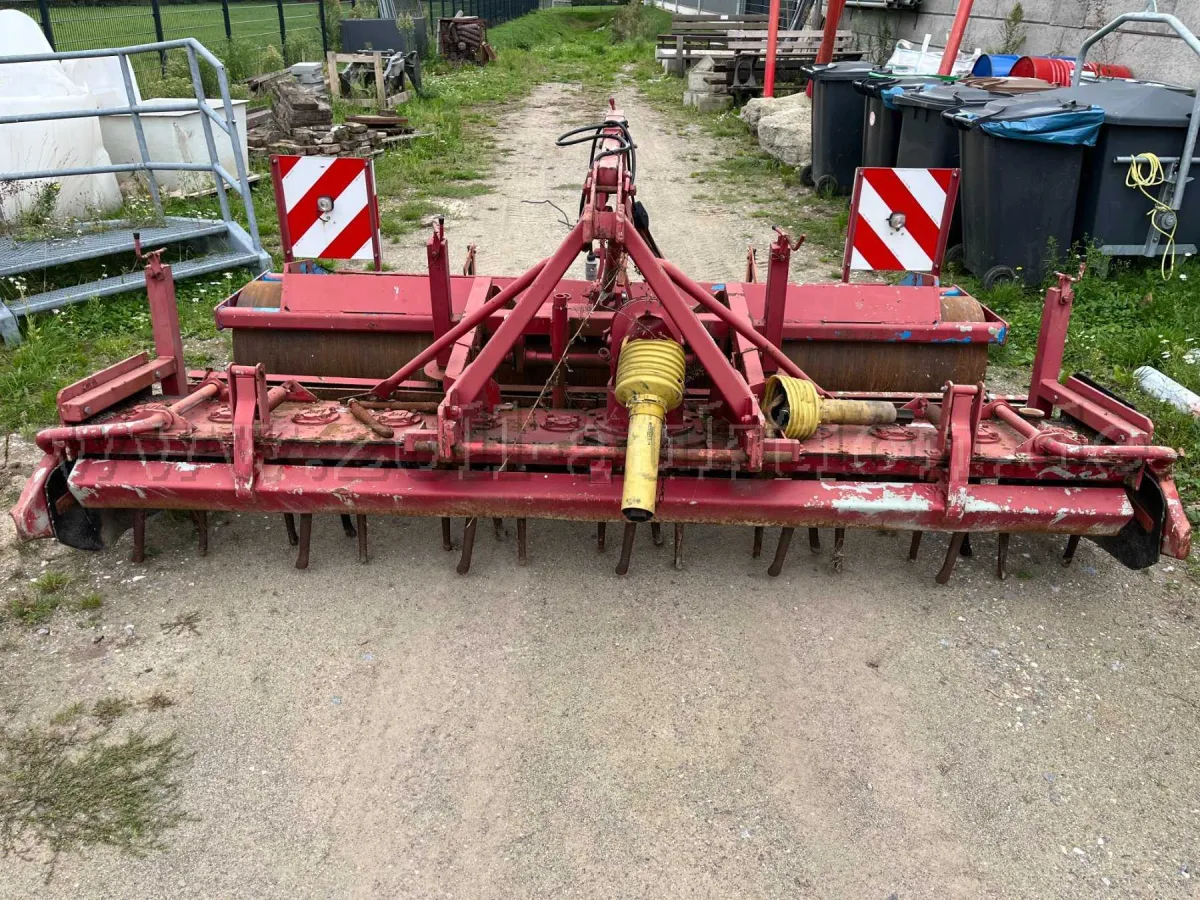 1 Kreiselegge Lely 3m mit Rohrwalze