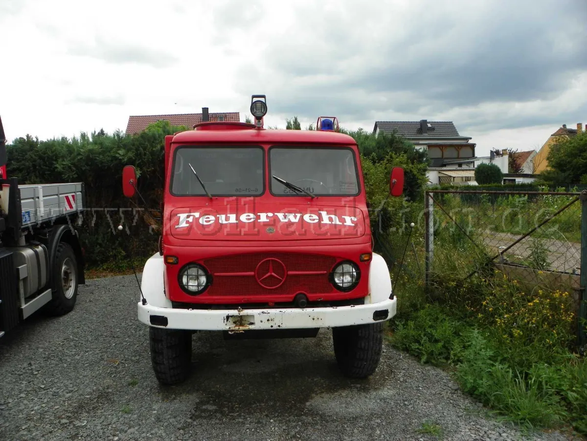 1 Hasičské vozidlo DAIMLER-BENZ AG/UNIMOG 404
