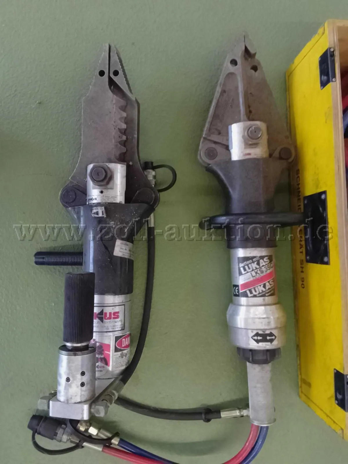 1 Combined rescue tool Lukas