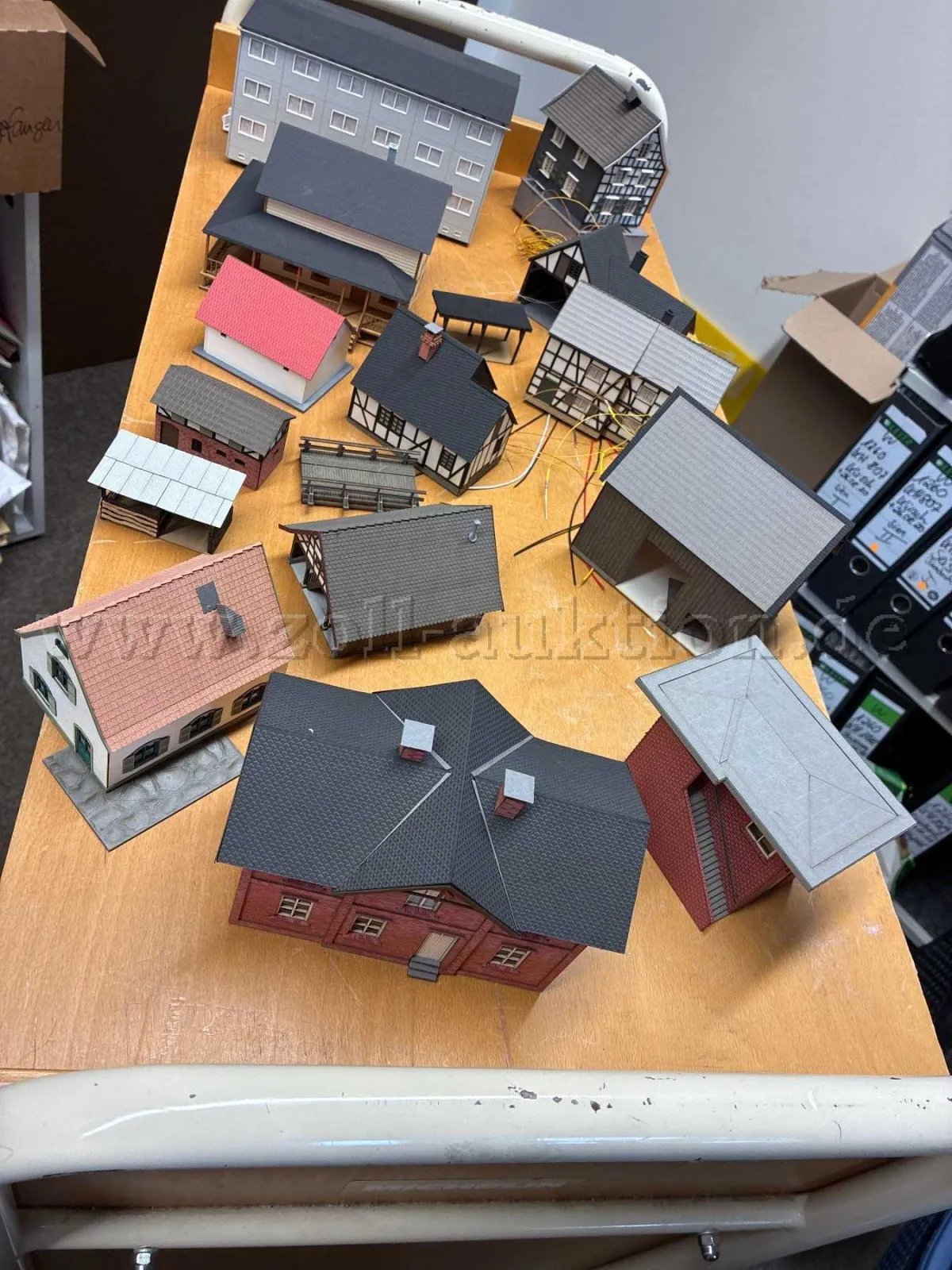 1 Konvolut 15 Bausätze Lasercut, Modellbau, H0 Spur