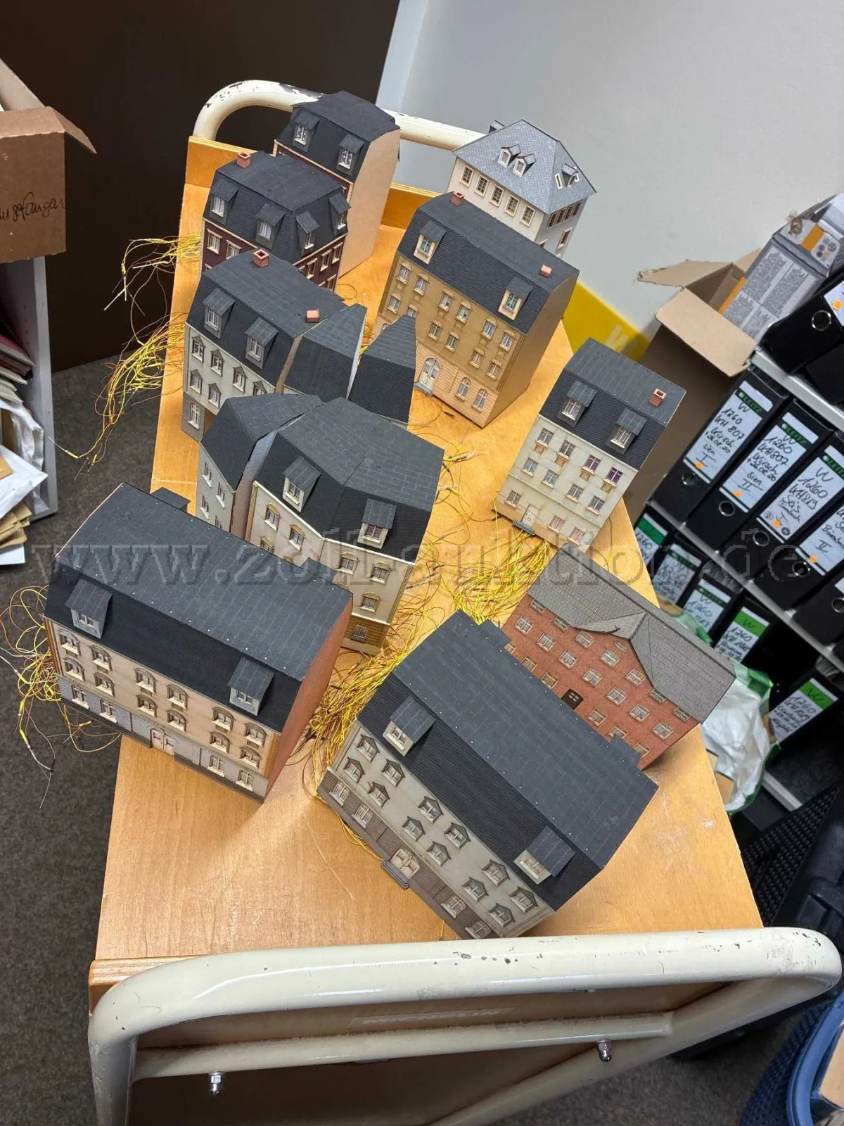 1 Konvolut 13 Bausätze Stadthäuser Lasercut, Modellbau, H0 Spur