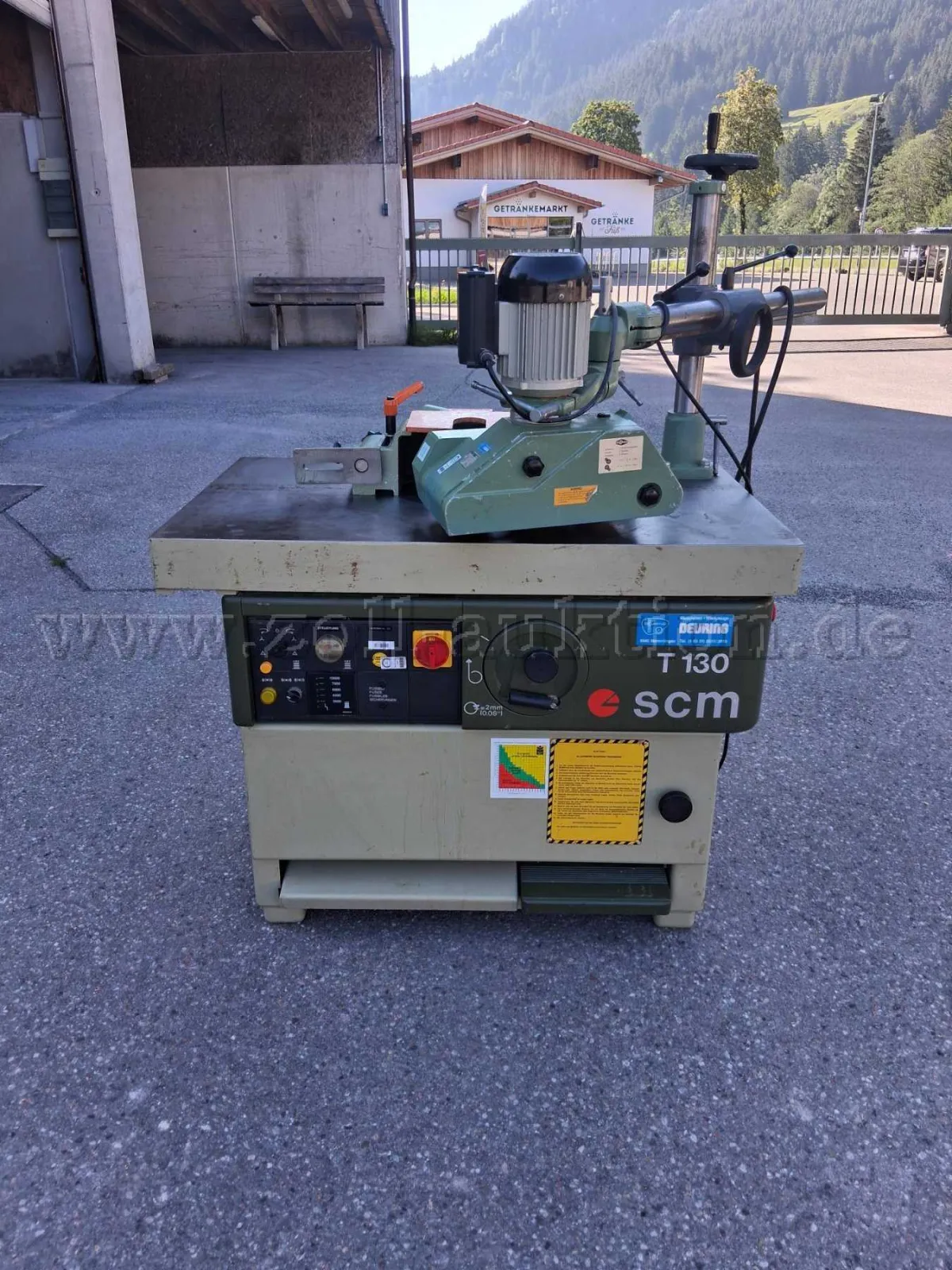 1 défonceuse à table T130 N SCM