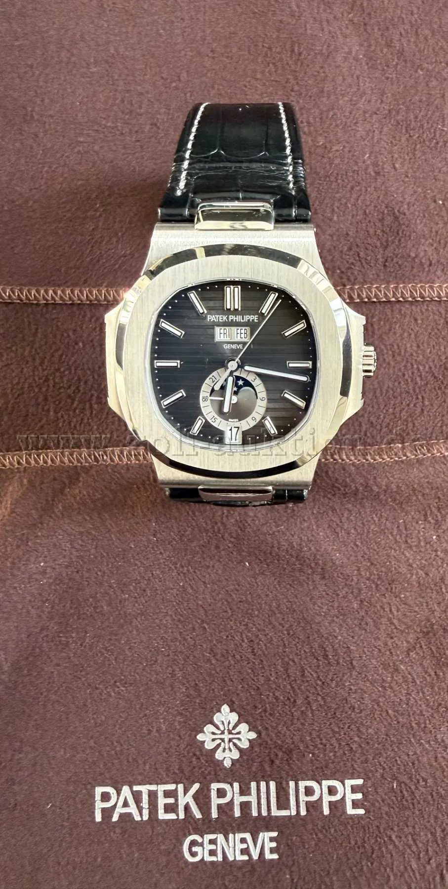 1 Patek Philippe Nautilus 5726A-001