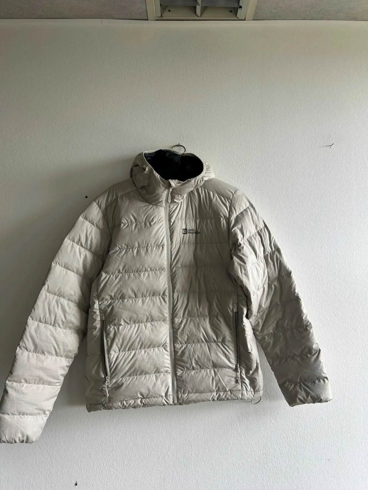 1 original Jack Wolfskin down jacket, beige, size M, used