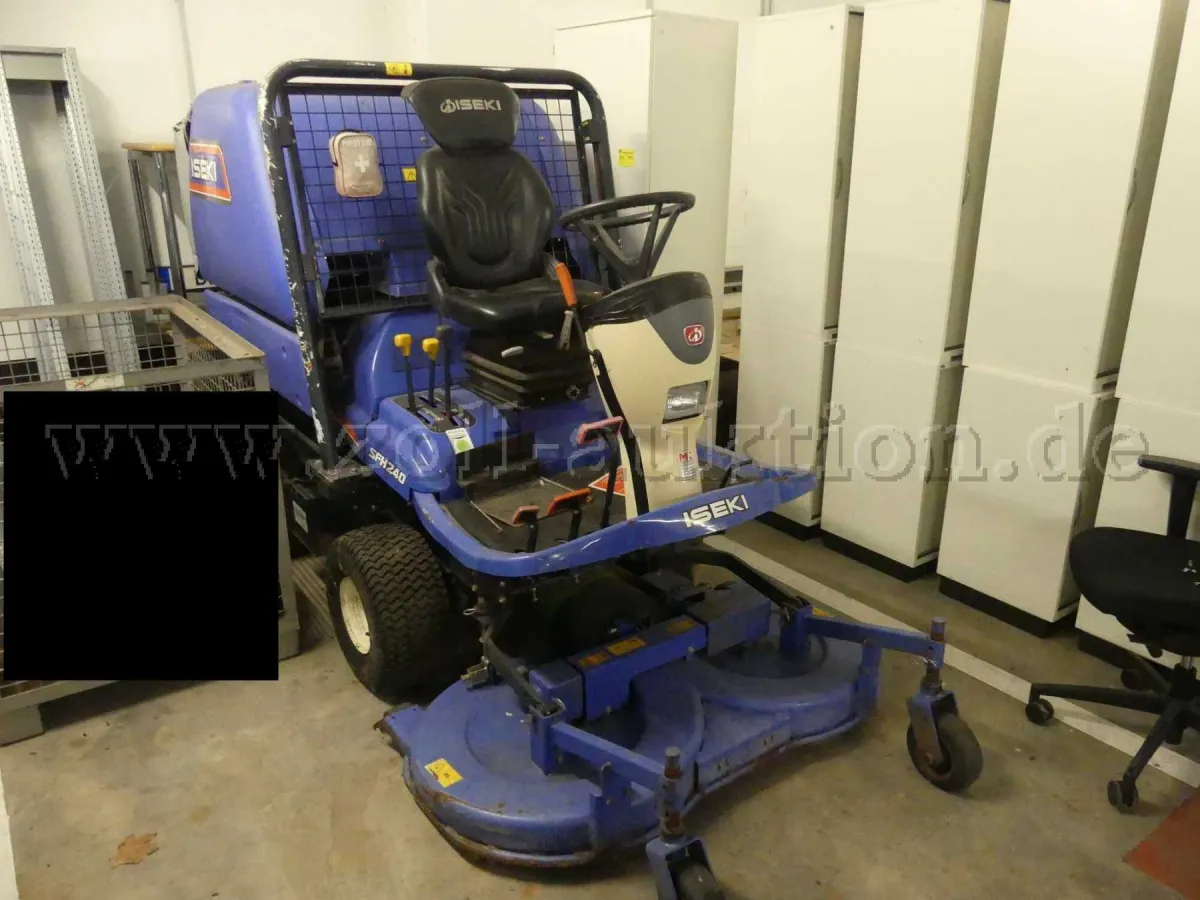 1 Iseki SFH240 - Frontmäher - Ersatzteilspender