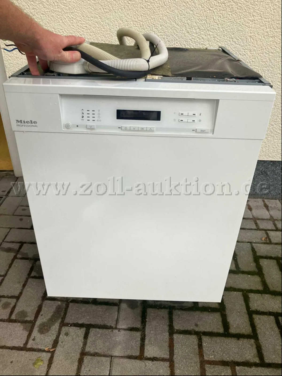 1 zmywarka MIELE Professional PG 8130 (używana)