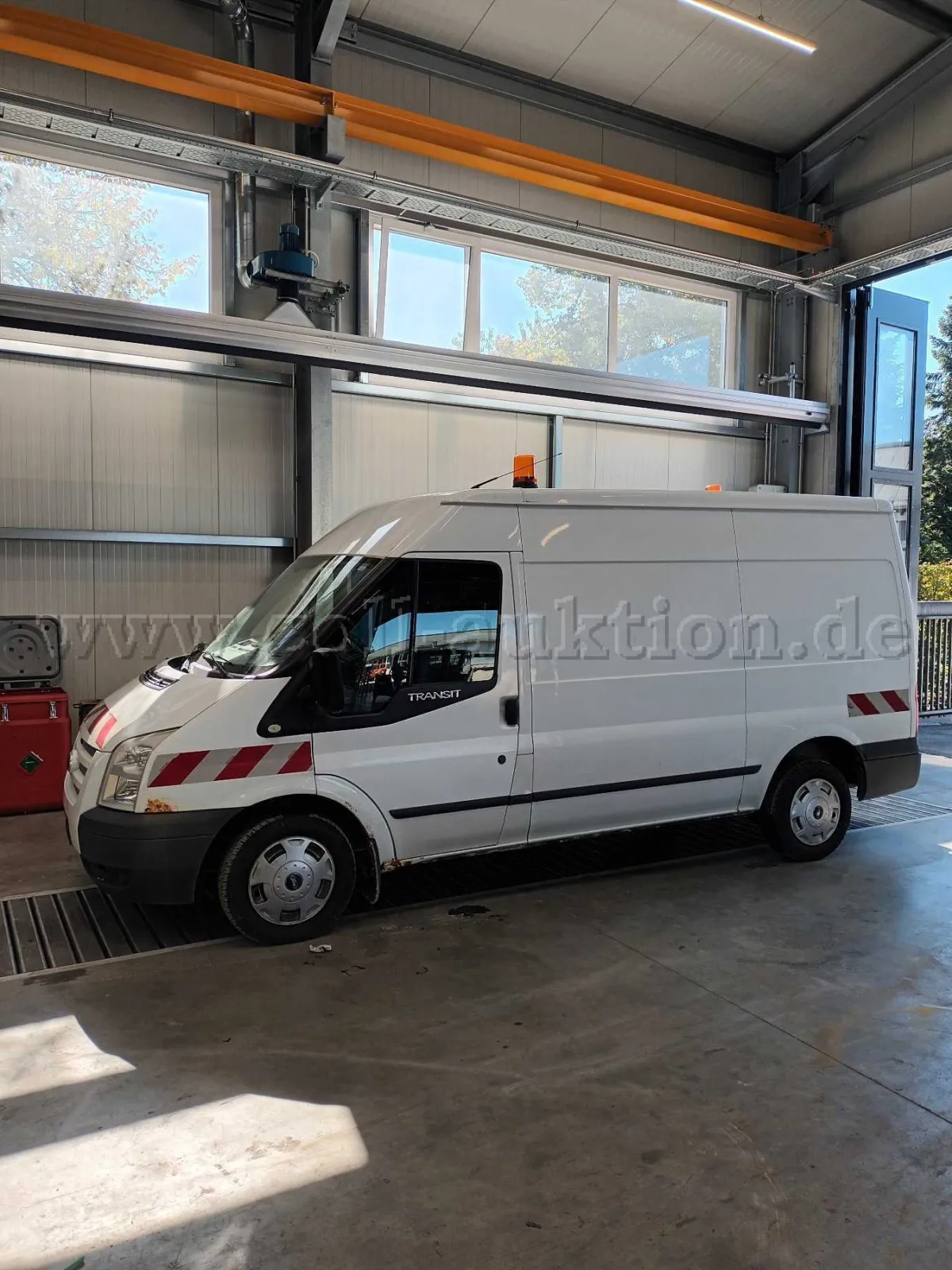 1 Ford Transit Tourneo fourgon - non roulant