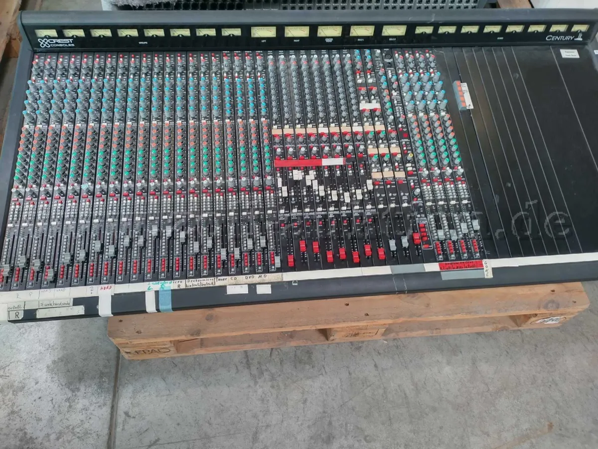 1 Table de mixage Crest Century VX, défectueuse
