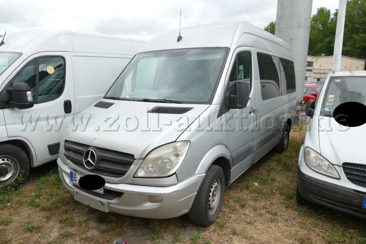 1 Mercedes Sprinter 311 CDI box conversion / accident & project vehicle